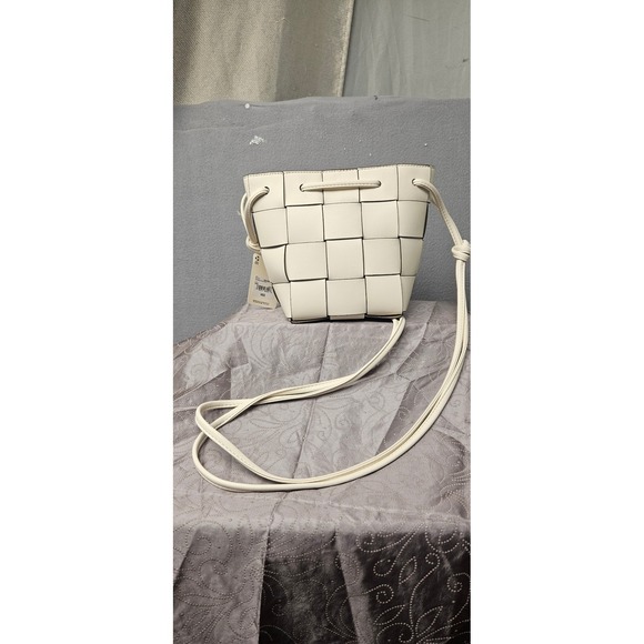 a.n.a Woven Faux Leather Bucket Crossbody Bag Cream Off-White 72848-5 - Picture 2 of 9